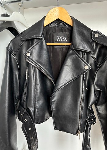 Zara Siyah Deri Kemerli Biker Ceket