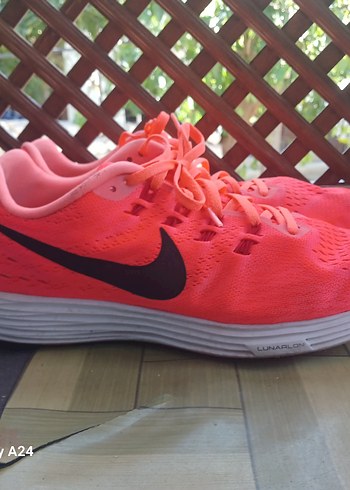 Nike Renkli Pembe Bağcıklı unisex Ayakkabısı