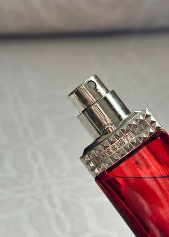 GIVENCHY Very irresistible absolutely 50 ml