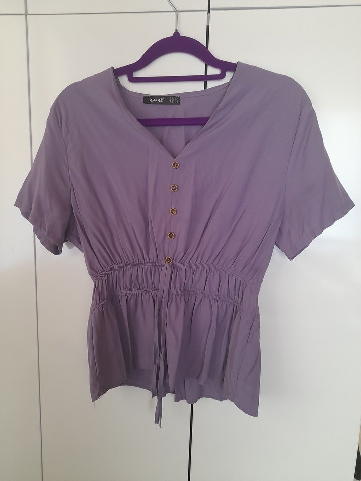 Düğmeli V Yaka Mor Kadın Bluz - Görsel 3
