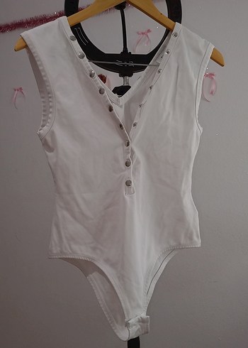 V Yaka Kolsuz Beyaz Bodysuit - Görsel 2
