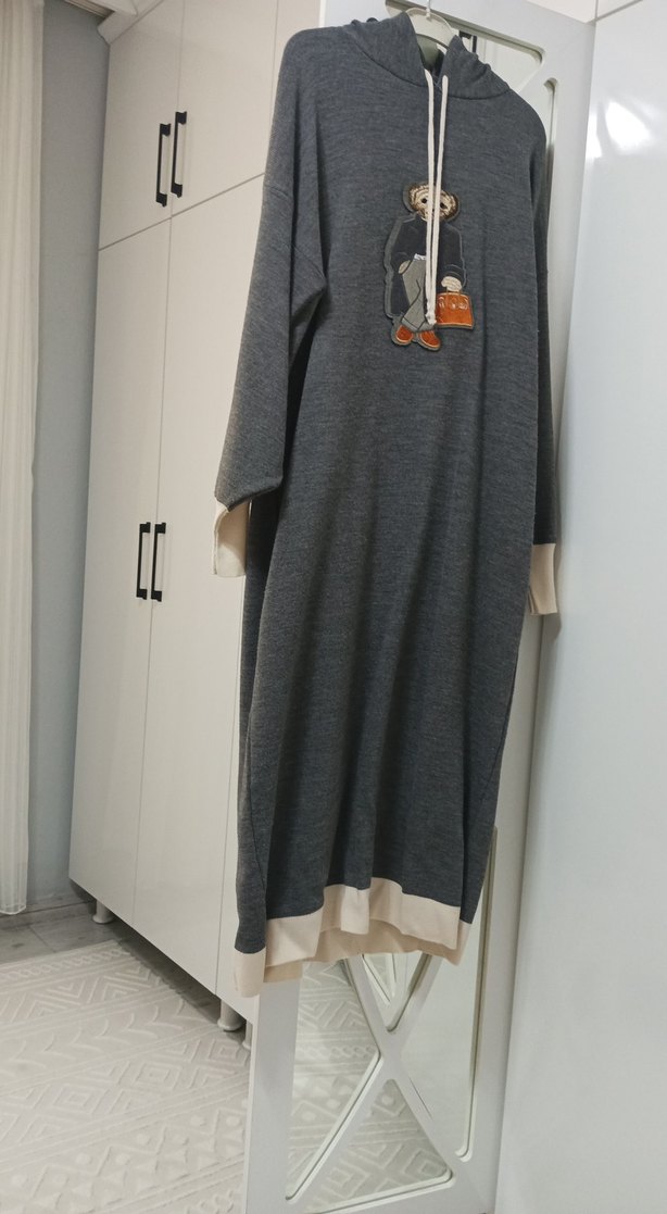 Gri Kapüşonlu Uzun Kollu Kadın Sweatshirt - Görsel 3