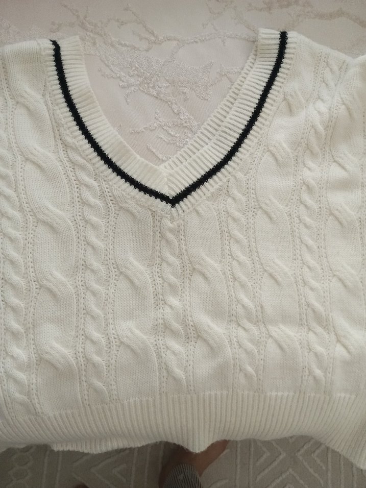 V Yaka Beyaz Örgü Kadın Kazak - Görsel 2