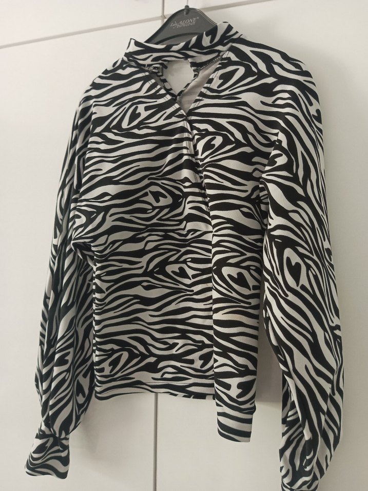 Gri Zebra Desenli Uzun Kollu Bluz - Görsel 2