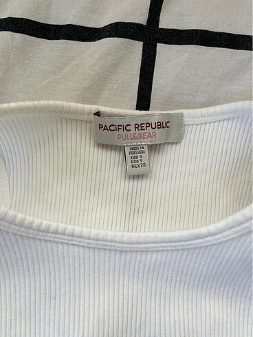 s Beden beyaz Renk Pull&bear crop S beden