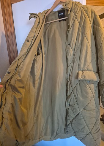 s Beden Pull and bear uzun kapitone şişme kaban