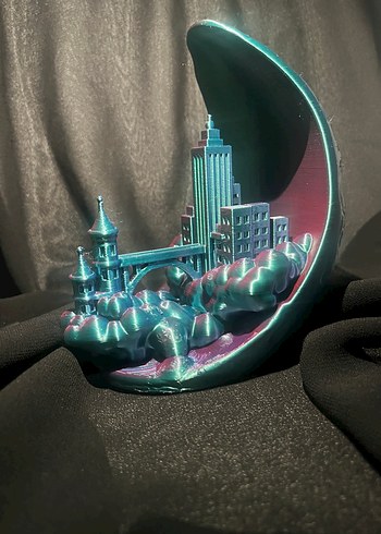 Mor-Yeşil Ay Şehri Temalı figür - Görsel 2
