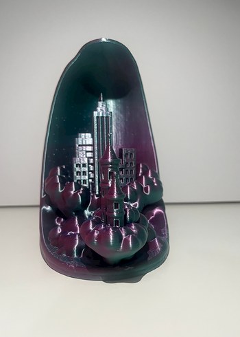 Mor-Yeşil Ay Şehri Temalı figür - Görsel 3