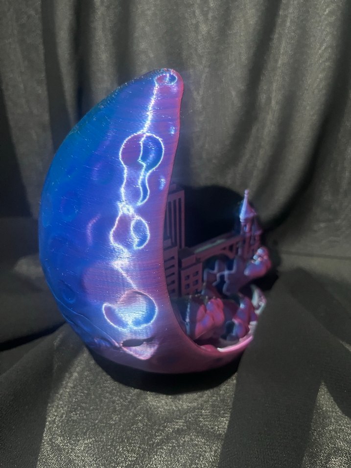 Mor-Yeşil Ay Şehri Temalı figür - Görsel 4