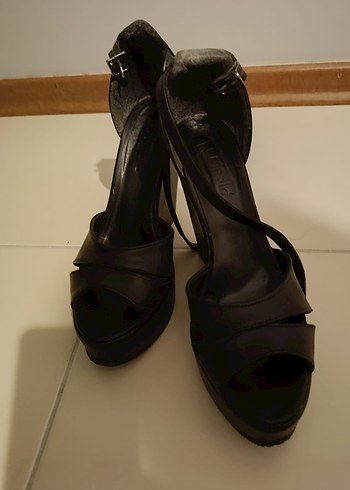 Siyah Bağcıklı Dolgu Topuklu Kadın Ayakkabısı - Görsel 6