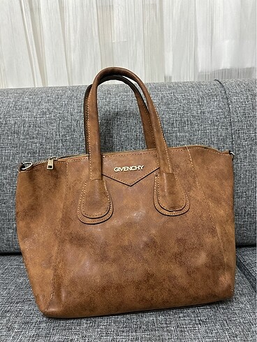 GIVENCHY Gıvenchy