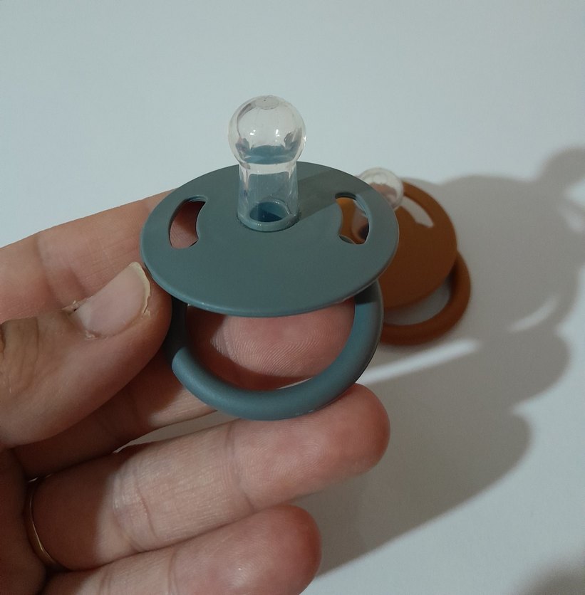 Gri ve Kahverengi Bebek Emzikleri 0.6 ay - Görsel 3