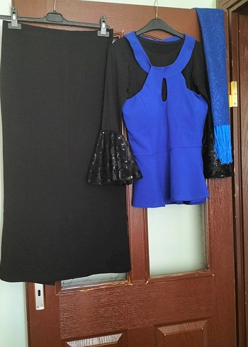 Siyah Kolları Fırfırlı Lacivert Elbise - Görsel 2