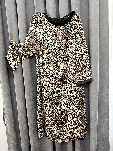 Saten leopar elbise