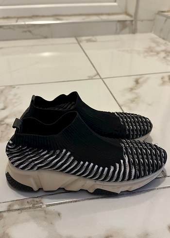 Kemal Tanca Siyah Gri Örme Kadın Spor Ayakkabı