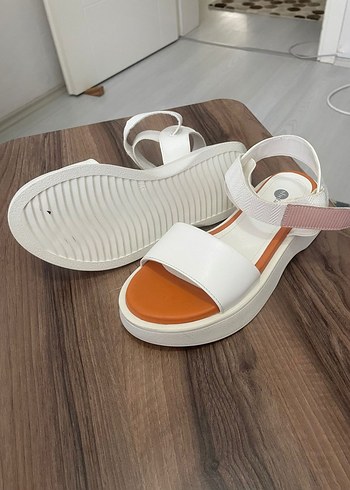 Kadın Beyaz Dolgu Topuklu Sandalet