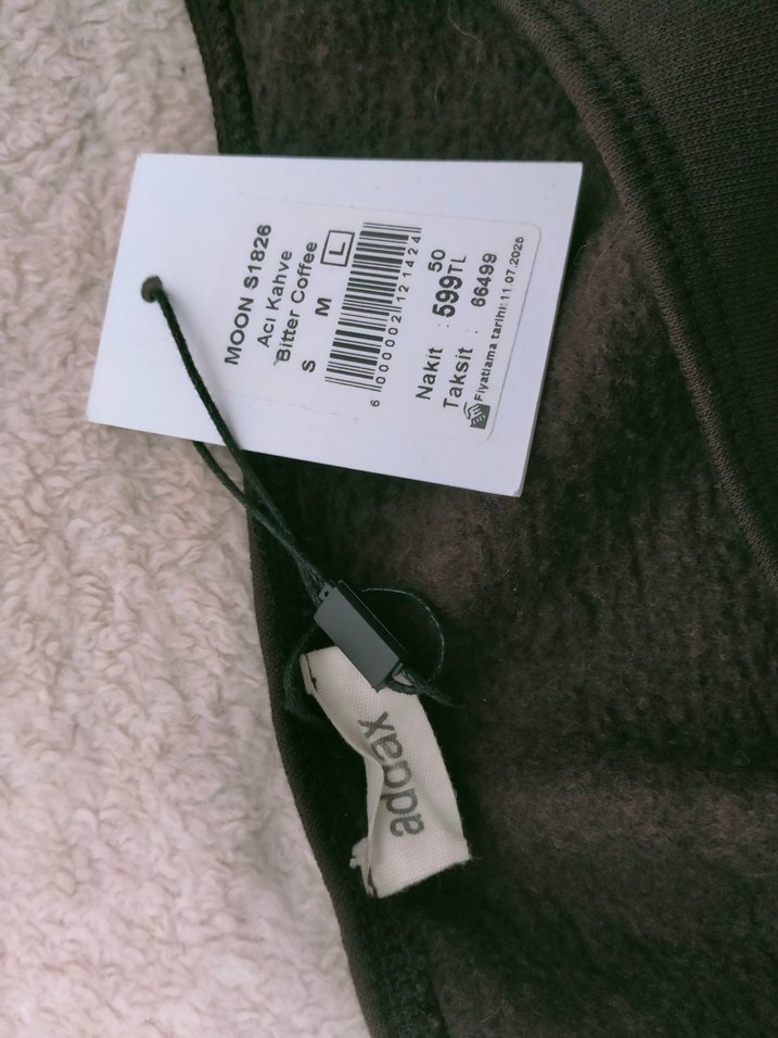 etiketli addax omuzdan düşen üst - Görsel 2