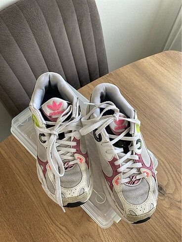 37 Beden beyaz Renk adidas spor ayakkabı