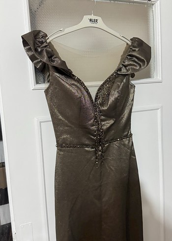 Kahverengi Parlak V Yaka Uzun Abiye Elbise - Görsel 2