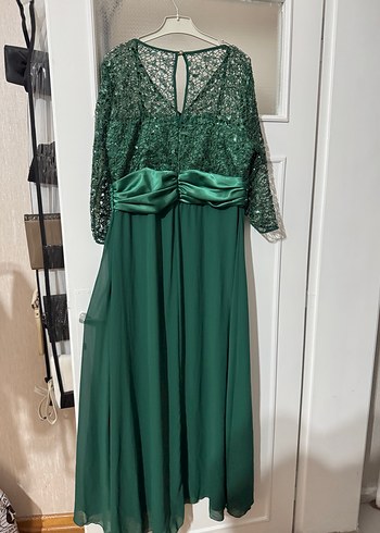 Dantel Detaylı Uzun Yeşil Abiye Elbise - Görsel 2