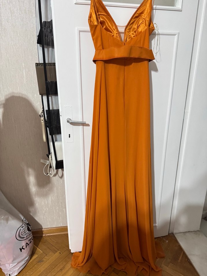 Bej Parlak Uzun Askılı Kemerli Abiye Elbise - Görsel 4