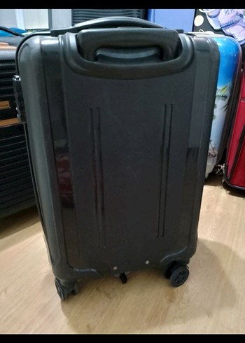 Siyah Tokalı Erkek Valiz - Görsel 9