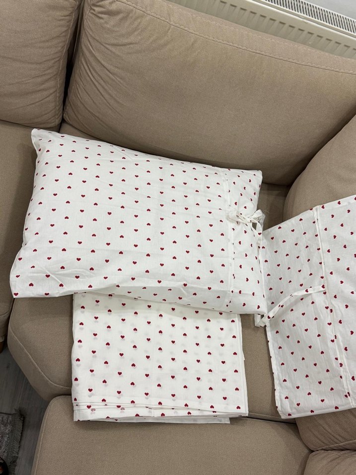 Kırmızı Kalp Desenli Beyaz ÇARŞAF SETİ - Görsel 3