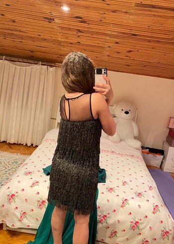 Püsküllü Siyah Straplez Midi Elbise - Görsel 3