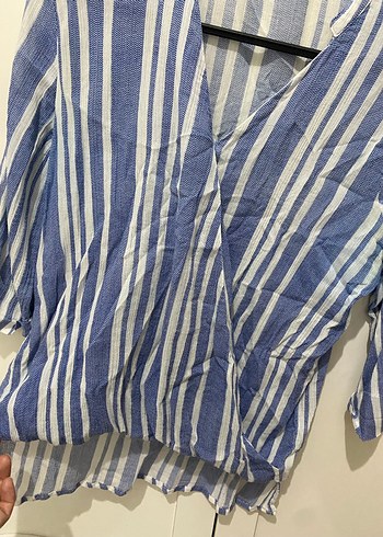 Mavi Çizgili V Yakalı Keten Kadın Gömlek - Görsel 2