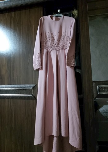 Pembe Nakışlı Uzun Kollu Kadın Abiye Elbise