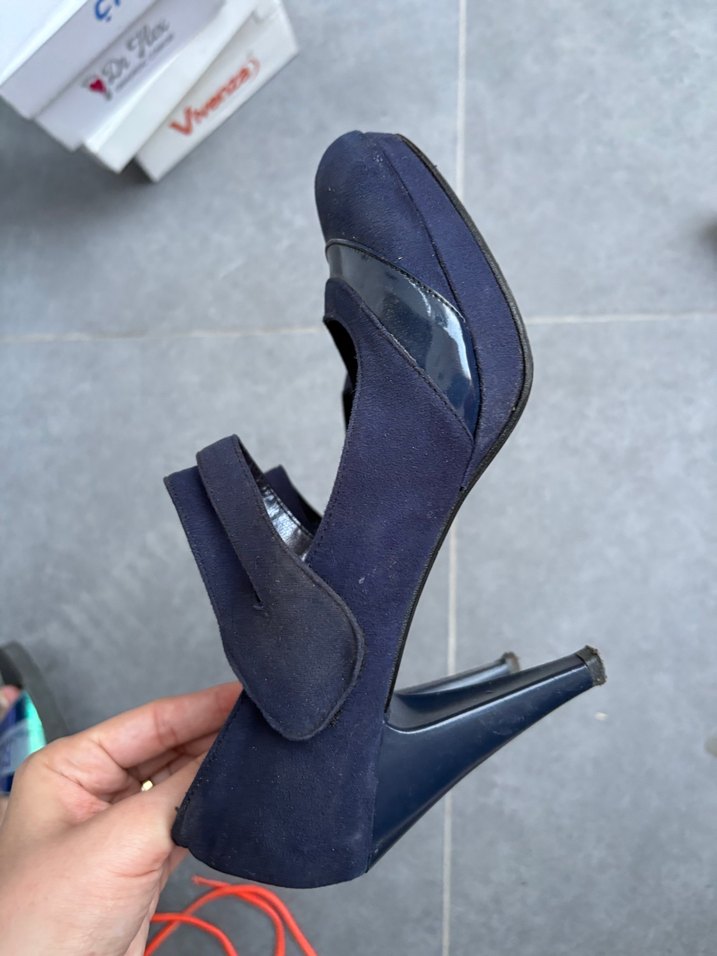 Mavi Parlak Tokalı Stiletto Kadın Ayakkabı - Görsel 2