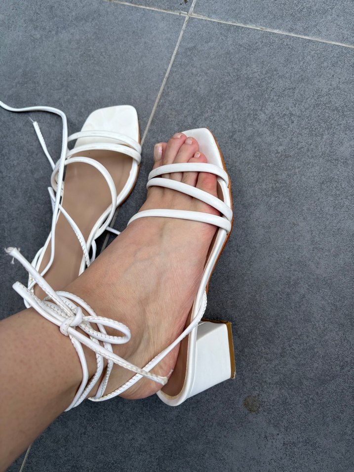 Beyaz Bağcıklı topuklu Sandalet - Görsel 3