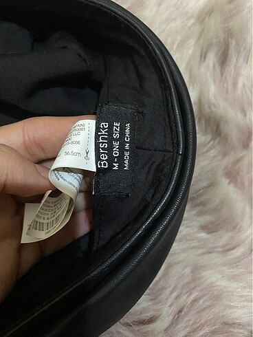 Bershka Şapka