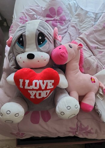 Gri ve Pembe Peluş Oyuncaklar - Kalpli peluş