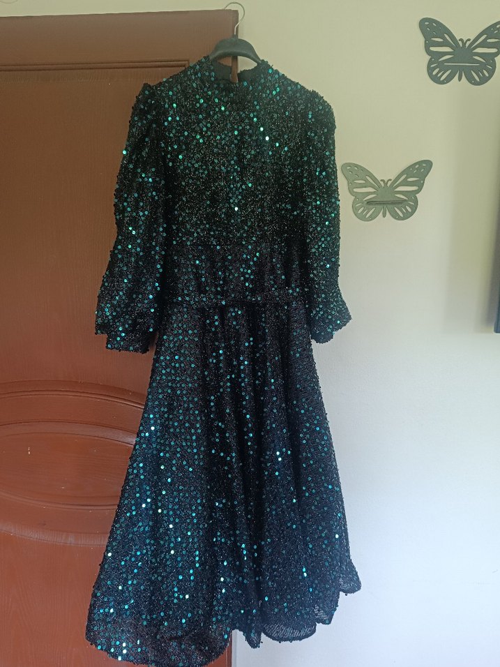 Uzun yeşil Tesettür parıltılı abiye - Görsel 5