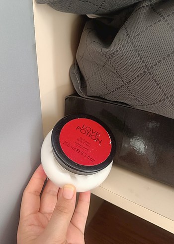 Love Potion Vücut Kremi 300 ml - Görsel 2