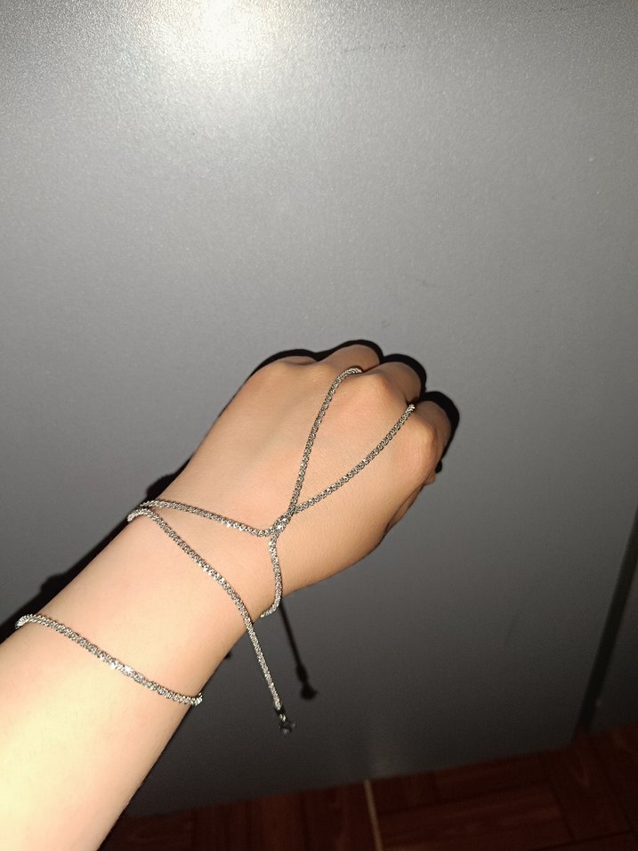 Zincir Detaylı Minimalist Kadın El Zinciri - Görsel 2