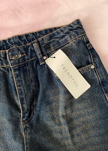 Mavi Paçasi Kesikli Soluk Efekt Vintage Yüksek Bel StraightJeans