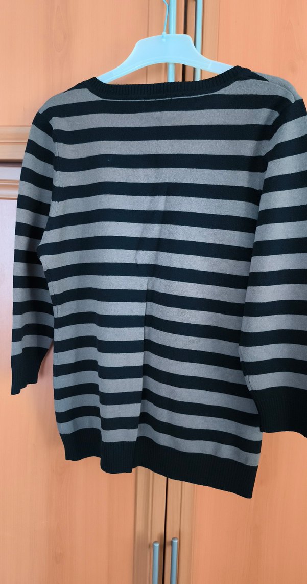 Kahverengi siyah Çizgili V Yaka Kadın Triko Kazak - Görsel 2