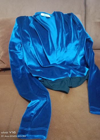 Uzun Kollu Mavi Dökümlü alttan çıtçıtlı Bluz - Görsel 3