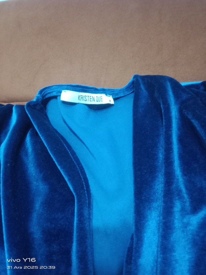 Uzun Kollu Mavi Dökümlü alttan çıtçıtlı Bluz - Görsel 2