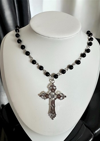 Beden siyah Renk Haçlı Gotik Kolye