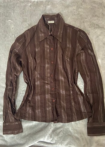 Düğmeli Koyu Kahverengi Gömlek - Görsel 4