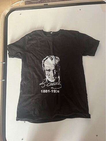 Atatürlü siyah tişört