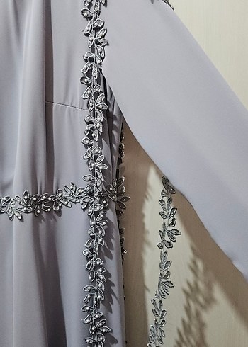 Gri Nakışlı Yüksek Yakalı Uzun Abiye Elbise - Görsel 4