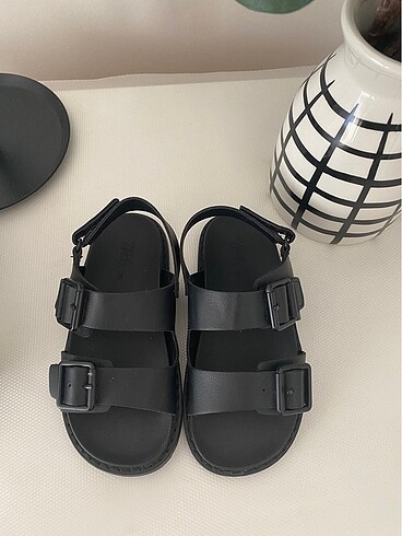 Zara Erkek Çocuk Sandalet