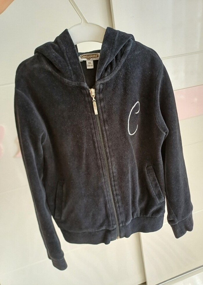 6 yaş Bg storeden siyah kadife sweatshirt  - Görsel 4