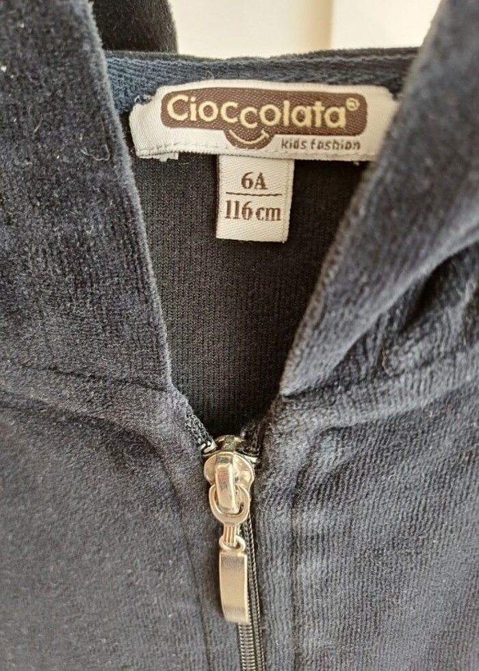 6 yaş Bg storeden siyah kadife sweatshirt  - Görsel 5