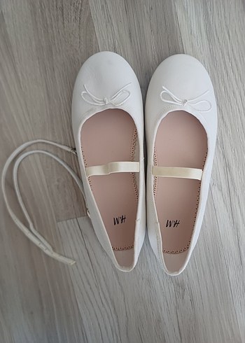 Kız Çocuk Beyaz Fiyonklu Babet Ayakkabı - Görsel 2