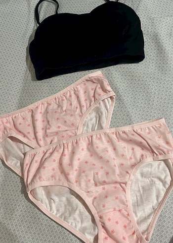 Pembe çocuk iç çamaşırı
